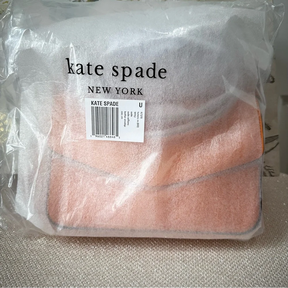 Kate Spade NY Sadie Envelope Crossbody in Turmeric Root Bright Orange K7338